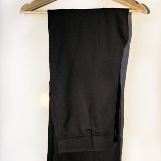 Produktbild av svarta kostymbyxor.