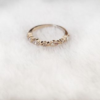 Produktbild av en guldpläterad ring.